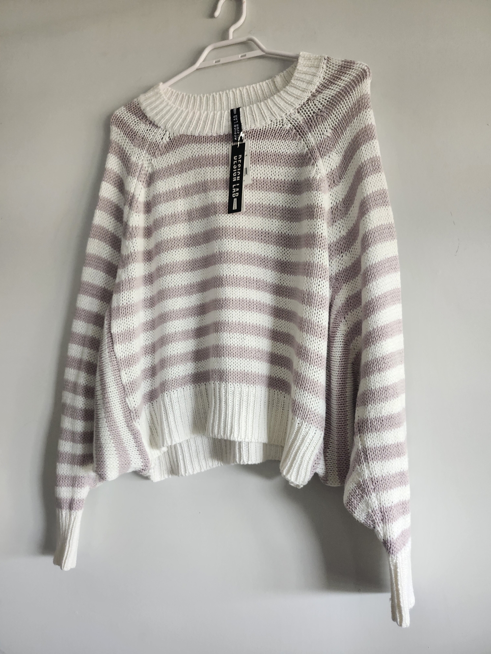 Design Lab White & Light Pink Striped Crewneck Sweater | NWT | Size Large
